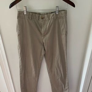 Vineyard Vines boys cotton flannel lined trousers.